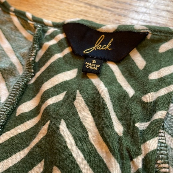 Jack by BB Dakota Split Back Chevron Tank - Picture 3 of 10